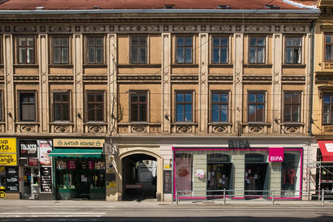 Smile&Love Republic Zagreb Center ภายนอก รูปภาพ